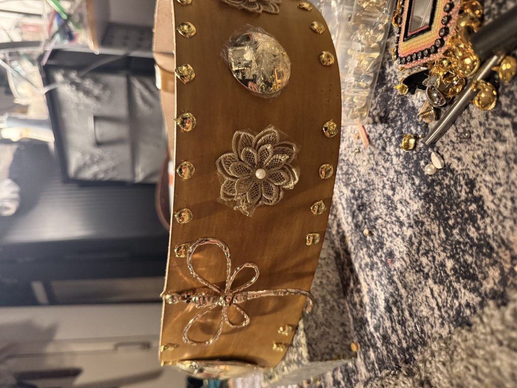 Tan laced flower belt